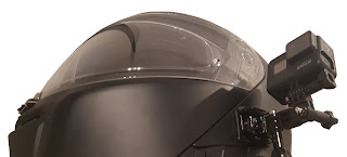 cámara de vídeo deportiva GoPro 7 en el casco de moto lateral HJC