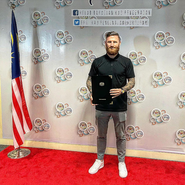 RASMI! Lee Tuck Pemain Naturalisasi Malaysia