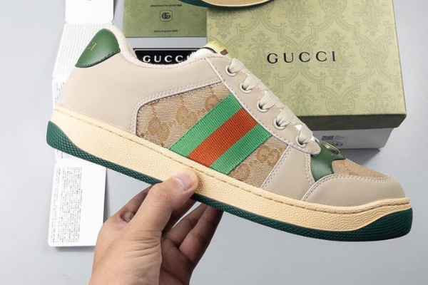 Gucci Screen Leather hay còn gọi là Gucci Sơn Tùng