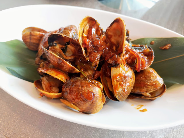 Stir-fried Japanese Live Clam with Spicy Garlic Sauce