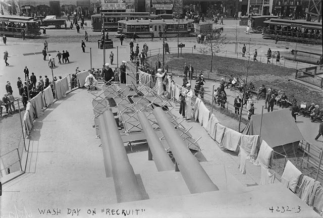 Fotografías del buque acorazado USS Recruit en Manhattan (1917-1920)