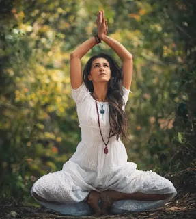 How yoga works in improving mental health?- मानसिक स्वास्थ्य को सुधारने में योग कैसे कार्य करता है ? ichhori.com
