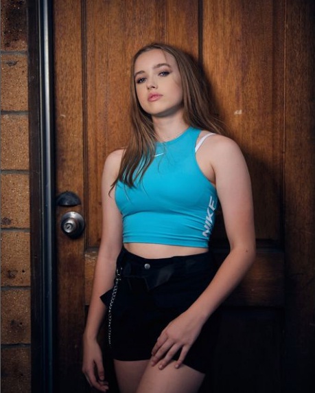 Emilia Danielle Model, Age, Height, Boyfriend, Family, Net worth, Career, Wiki, Biography and more - Stars Biowiki