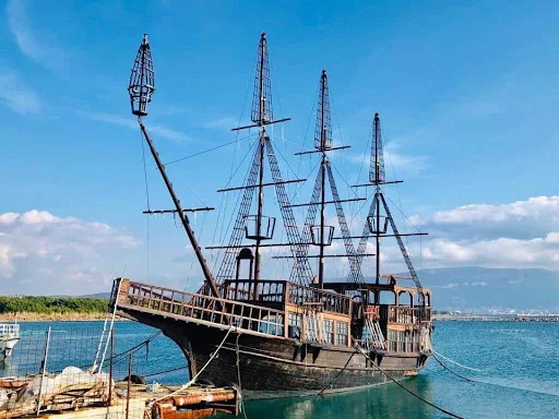 Liburna Cruises sailing along the Vlore coast