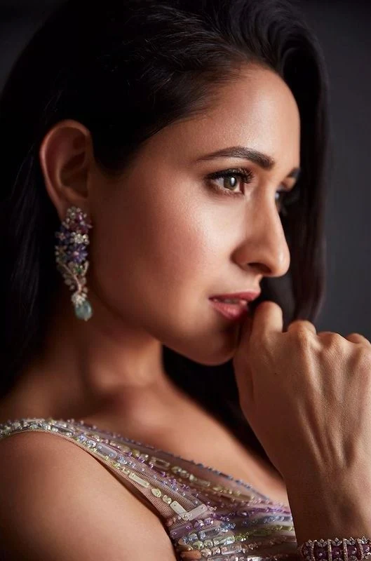 Pragya Jaiswal Full Face Hd