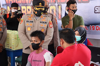 Vaksinasi Massal Akabri 2001 Di Sengkang, Sangat Ramai Pengunjung