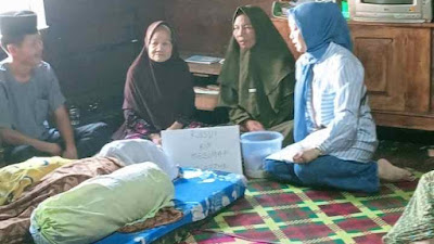 Bunda Liza Aswari Melayat Ke Masyarakat di Desa Sukanegara Kecamatan Lahat