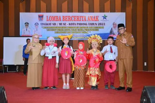 Tingkatkan Budaya Literasi, Wako Hendri Septa Apresiasi Lomba Bercerita Anak Tingkat SD/MI se-Kota Padang