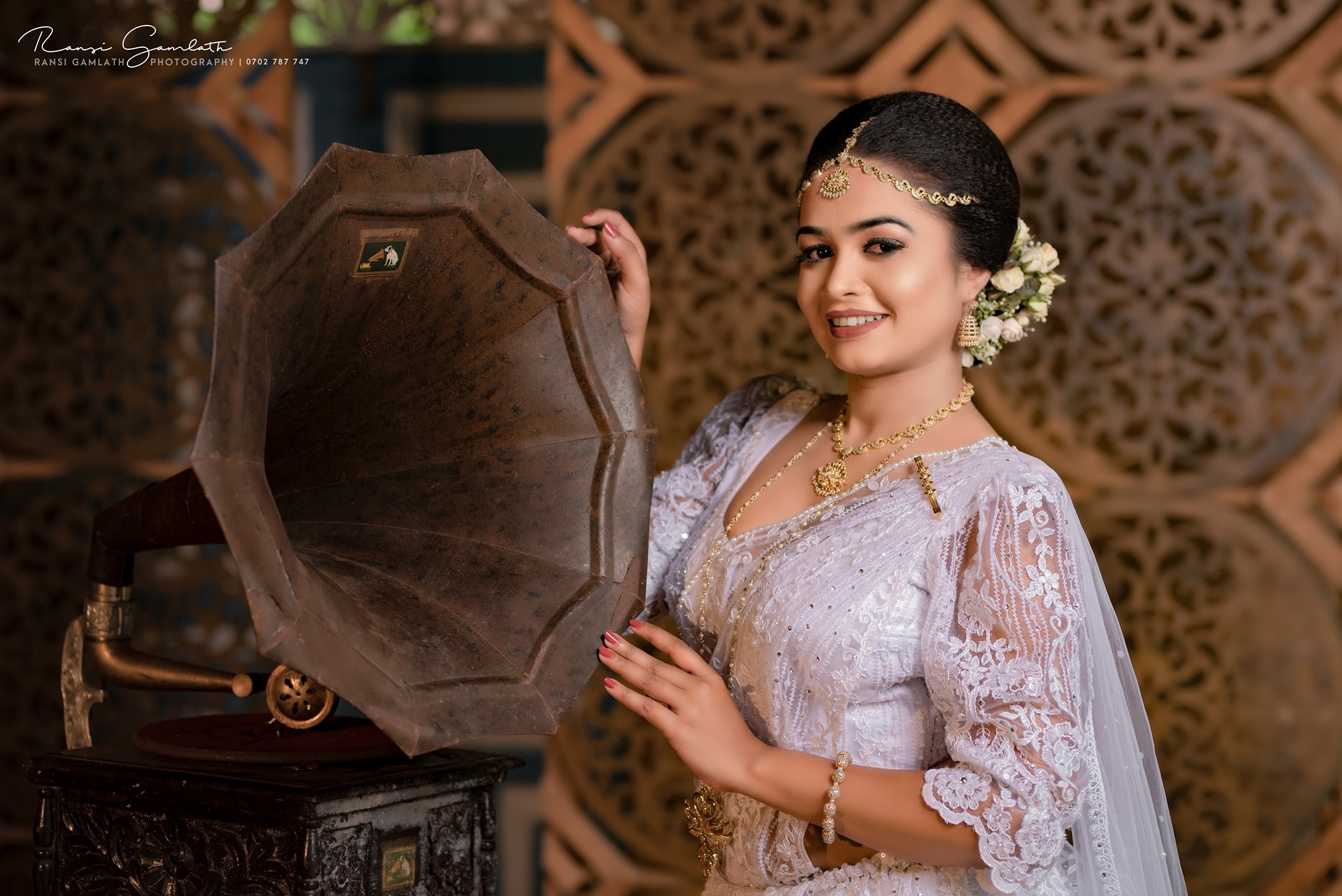 Ashi Edirisinghe bridal white kandyan
