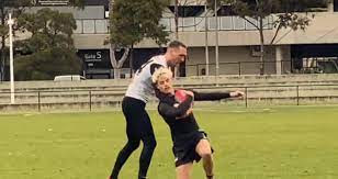 Jack Ginnivan has had a fantastic second year in the AFL for Collingwood. He’s an AFL pest and he loves it. Maybe his footy smarts are in his bleached hair or his rockstar attitude. His trademark “ducking” has been causing some talk in the AFL world recently.