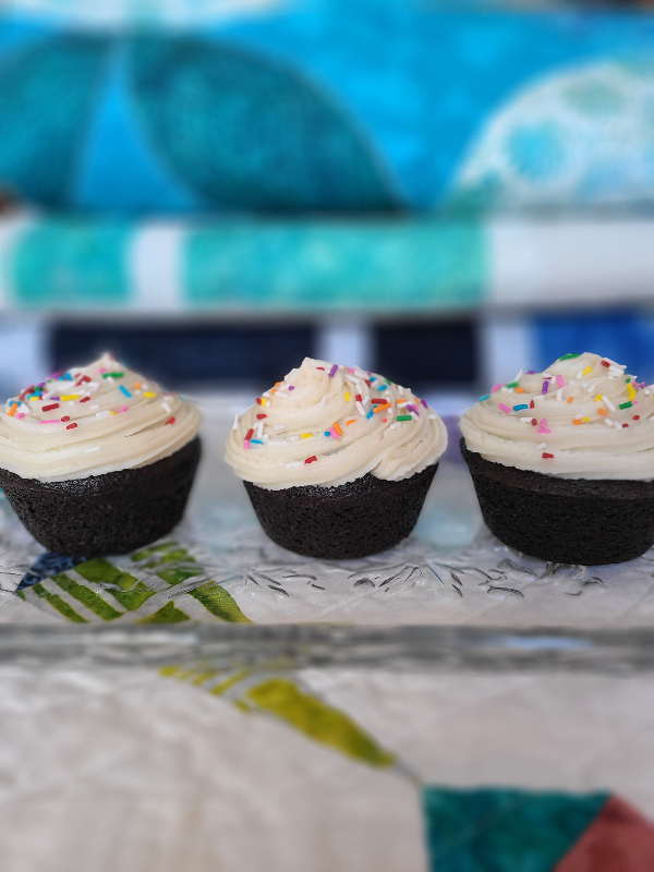 cupcakes and quilts | DevotedQuilter.com