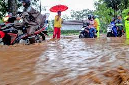 Lagi Dan Lagi, Banjir Meluap Di Jl, Raya Pancoran Arah Jember
