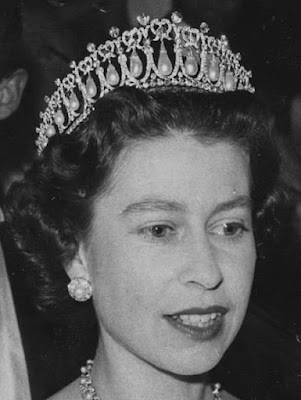 cambridge lovers knot tiara queen mary elizabeth united kingdom pearl e. wolff garrard