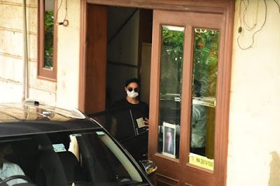 Photos: Deepika Padukone spotted at Dubbing Studio in Bandra