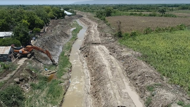 INDRHI inspecciona impactos de depresión Grace en obras hidráulicas en Azua, Barahona y Rancho Arriba
