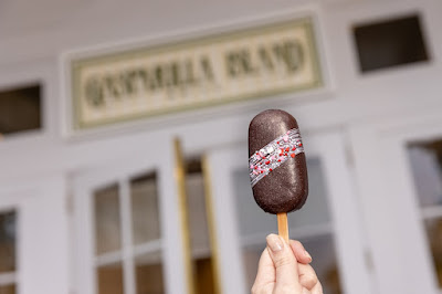 Valentine’s Day Chocolate Cherry Blondie Pop