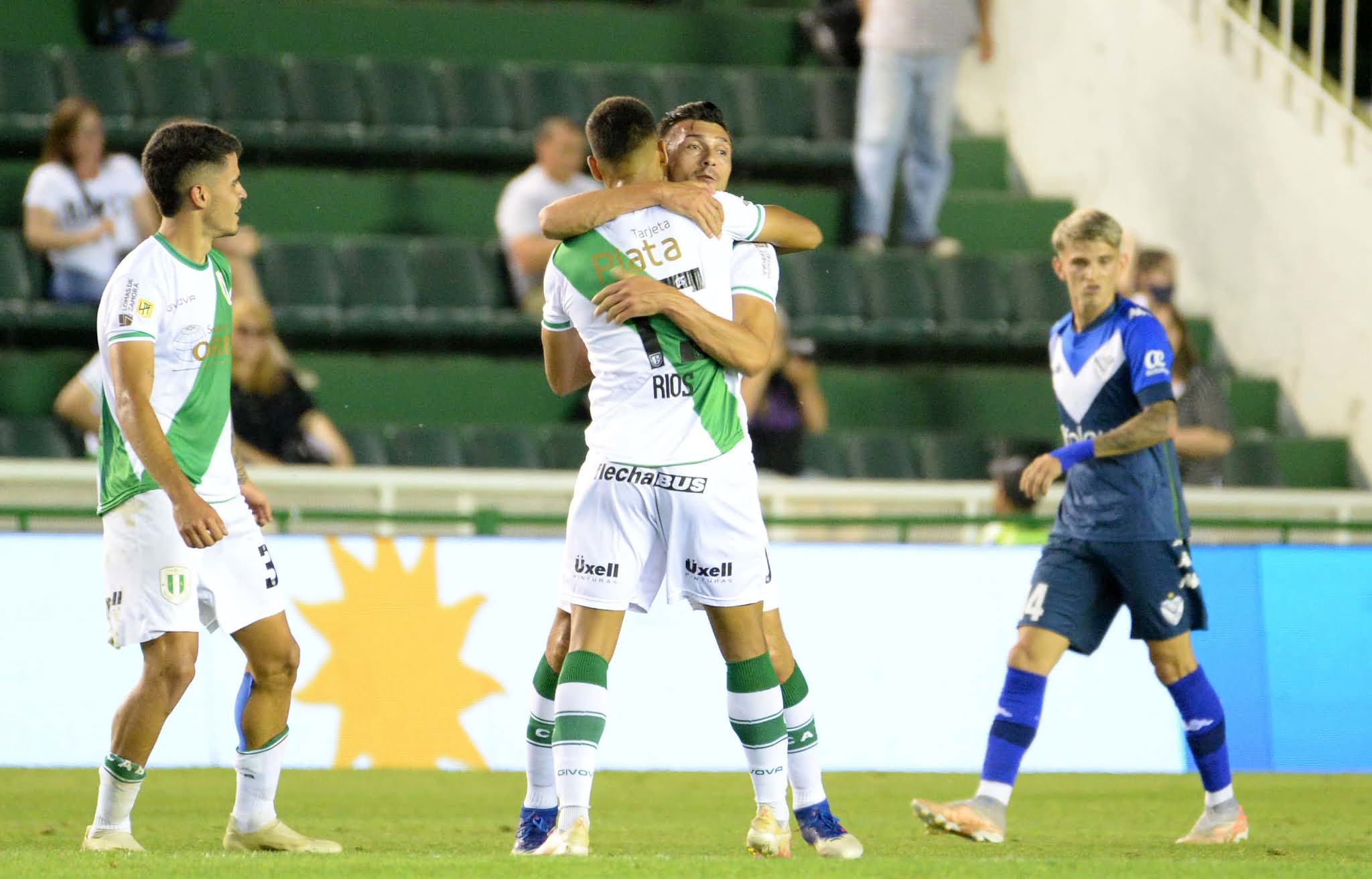 Banfield, en el debut de Dabove, bajó a Vélez