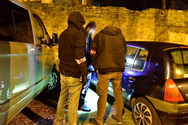 Nantes : sous le coup d’une OQTF, des migrants tentent de dérober le téléphone d’un policier de la BAC