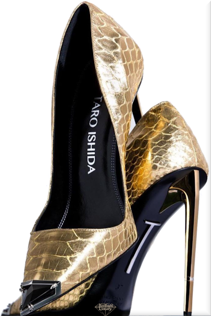 ♦Taro Ishida gold python Nephthys pumps with silver metal pointed toe embellishment & hand faceted black Agate stone #taroishida #shoes #brilliantluxury