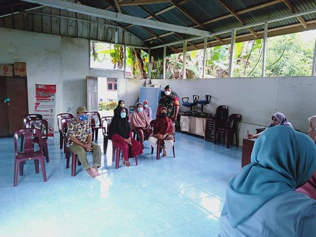 Pendampingan Pelaksanaan Vaksinasi Kepada Warga Diwilayah Binaan Dilakukan Personel Jajaran Kodim 0207/Simalungun