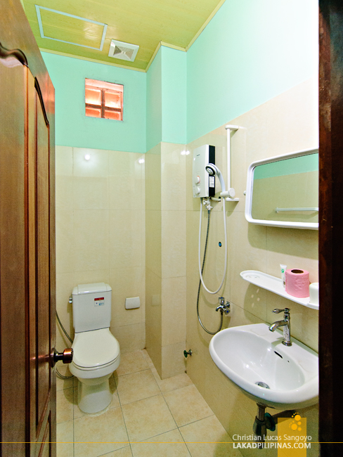 Toilet and Bath at Angkor Tropical Resort in Siem Reap