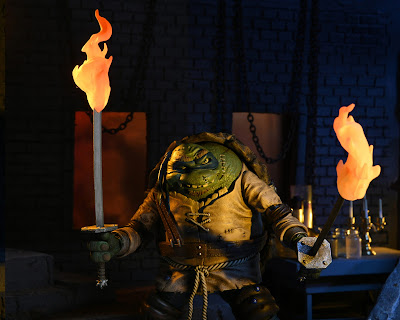 Universal Monsters x Teenage Mutant Ninja Turtles The Hunchback Leonardo Ultimate Action Figure by NECA