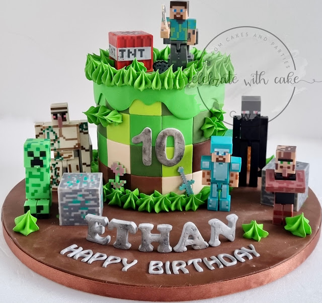 A simple Minecraft cake with fondant figures! Love being able to create  such fun cakes for all my clients!❤️ . . . #minecraftcakes…