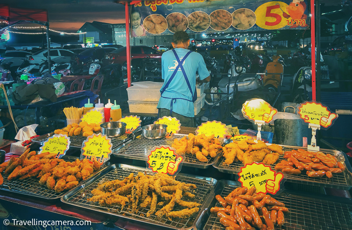 You will find some really tasty sausages and meatballs and also fried fritters of various meats. These are usually served with dips and you can find these at street-side stalls. We also managed to find one stalls serving sushi. One could pick any from a choice of sushi for just 10 Baht per piece. And the sushi were tasty as well.