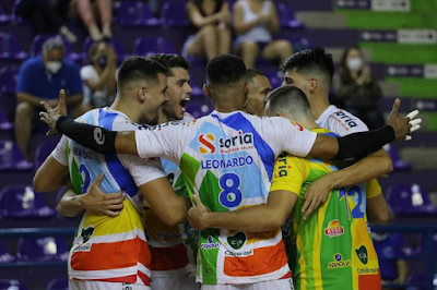 Vôlei Futuro comemora