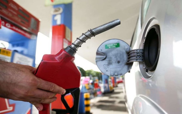 Gasolina e diesel têm primeiro aumento de 2022 a partir desta quarta