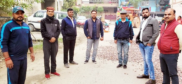  पार्षद शिवानी गौरव सोलंकी ने किया सड़क निर्माण कार्य का उद्घाटन