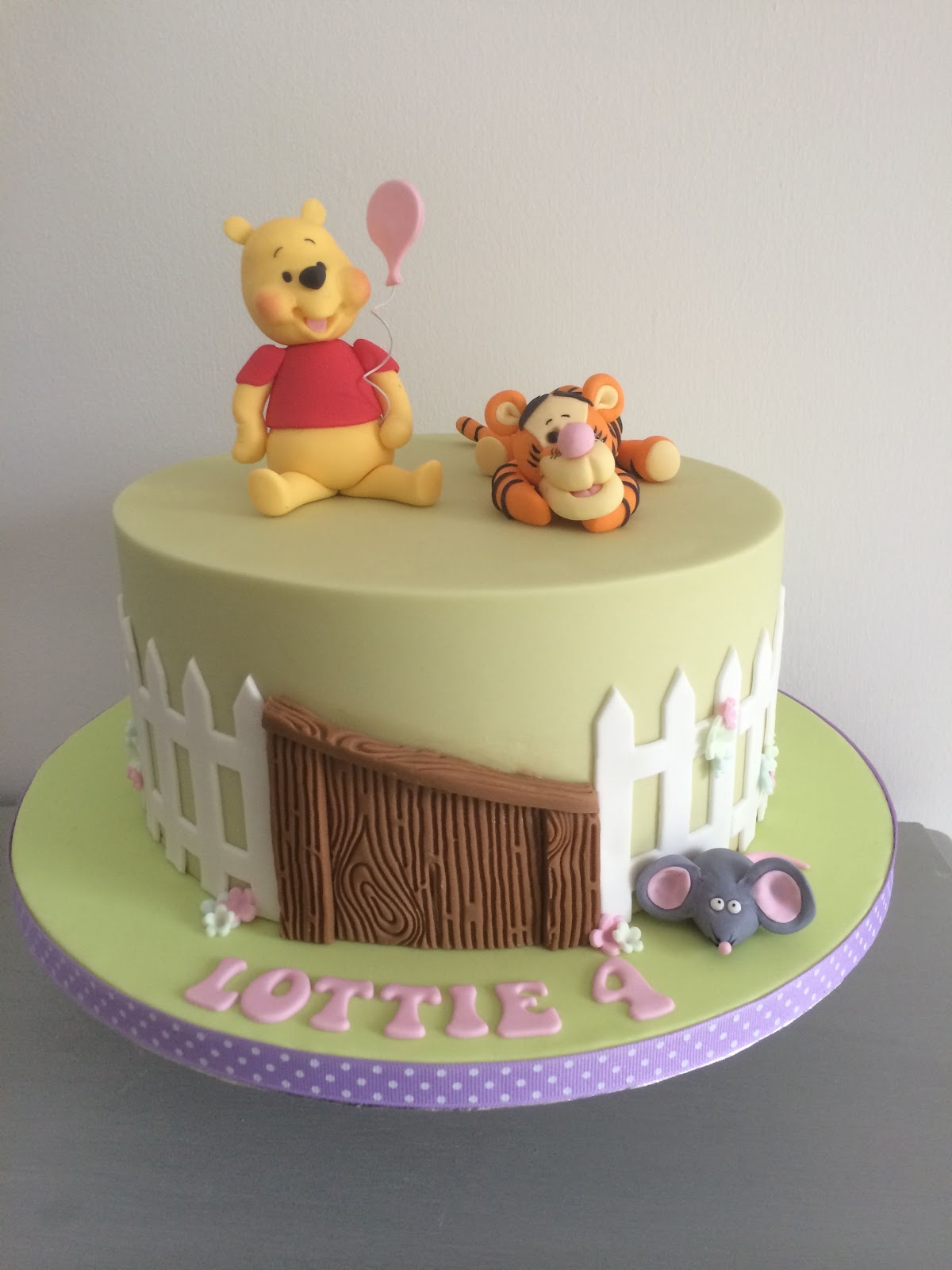 winnie the pooh cake