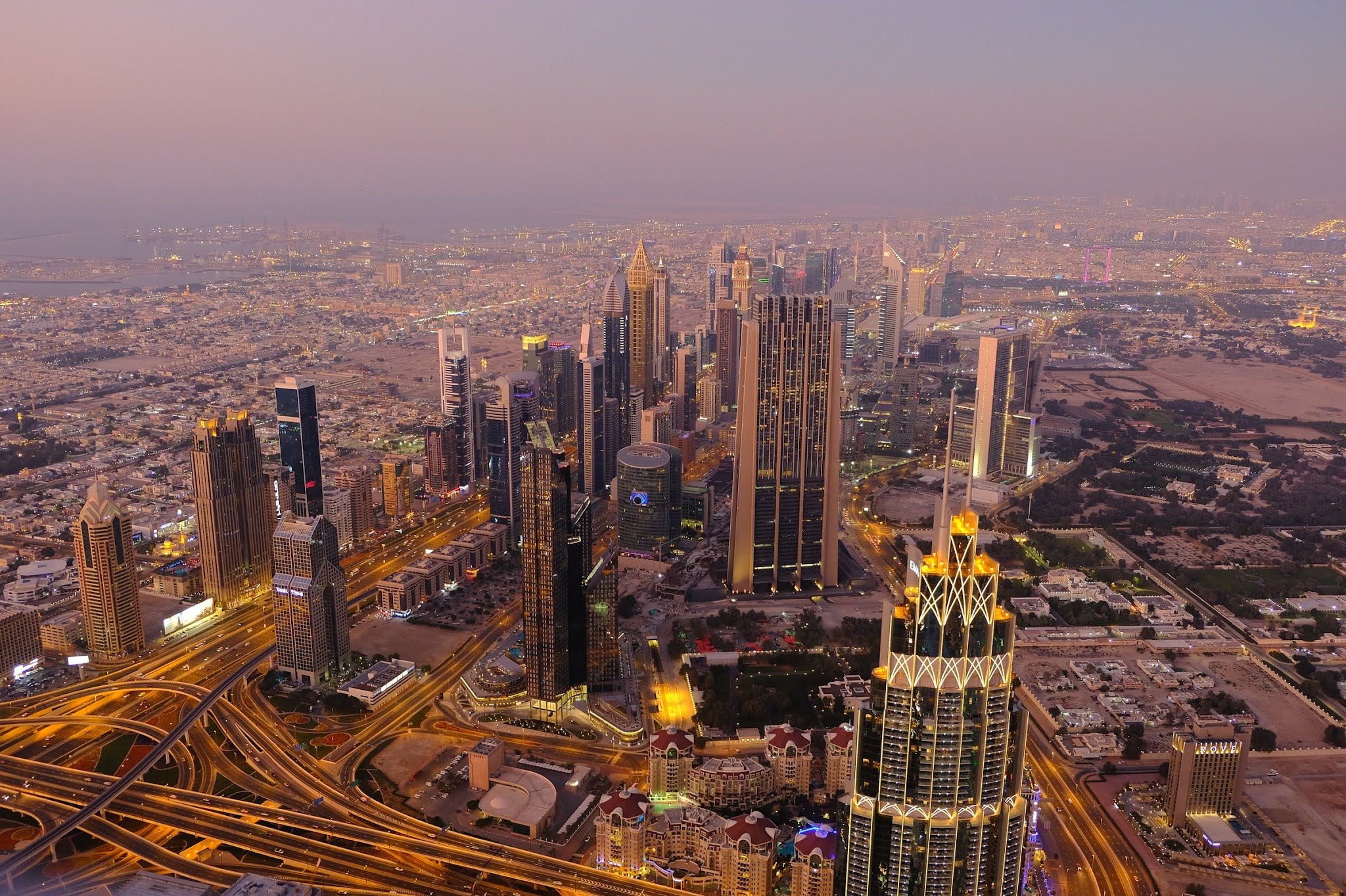 الإمارات UAE تسحب بعثتها الدبلوماسية من لبنان تضامنا من السعودية