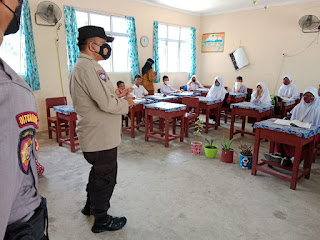Satuan Binmas  Polres Lingga Berikan Sosialisasi Kamtibmas dan Prokes 5 M kepada Pelajar Sekolah Dasar