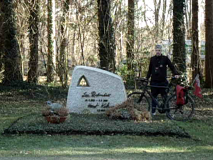 Leni Riefenstahl grave