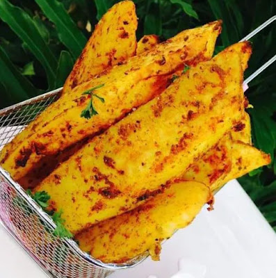 If you are planning on having homemade potato wedges then you'll love these crispy baked potato wedges, these baked wedged are the perfect solution when you are having french fry cravings. They are crispy on the outside but tender and soft inside.