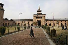 In the continuation of the oppression of Muslims, India closes the largest historical mosque in Kashmir  The Indian authorities closed the "Srinagar Grand Mosque" in Jammu and Kashmir under its administration, amid widespread human rights condemnation.  In continuation of the continuous campaign of repression against Muslims, the Indian government decided to close the "Srinagar Grand Mosque", in the Jammu and Kashmir under its administration.  The historic mosque was built more than 600 years ago, and Muslims have continued to flock to it for centuries as one of the beacons of science and religion in the region.  The Indian authorities were widely condemned because of this measure, amid questioning the human rights policies and the protection of religious freedoms that the government of Narendra Modi is trying to assert internationally.  For its part, the Modi government claimed that the mosque was "the center of unrest, protests and clashes challenging the Indian administration of the disputed territory of Kashmir", so it "must be closed".  The crackdown launched by the Indian authorities against the Muslims of Kashmir is not limited to closing houses of worship and restricting their normal activities, as it extends to preventing communications.  Last January, the government decided to cut off phone lines and block internet access to the area, which was condemned by several human rights organizations, led by Human Rights Watch.  Rights Watch clarified that "this measure can only be understood by the Indian government for fear of revealing its human rights violations against the citizens of Kashmir."  The part of Kashmir under New Delhi's control is called Jammu and Kashmir, and it includes groups that have been fighting since 1989 against what it considers an "Indian occupation" of its regions.  The region's residents have been demanding independence from India and accession to Pakistan, since the two countries gained independence from Britain in 1947, and Islamabad and New Delhi divided the Muslim-majority region.  On August 5, 2019, the Indian government repealed Article 370 of the constitution, which guarantees self-government in Jammu and Kashmir, which has the only Muslim majority in the country, and then divided it into two regions administered by the federal government. Afghanistan : The Security Council adopts a resolution facilitating the delivery of humanitarian aid and a Qatari-Turkish delegation heads to Kabul to discuss the operation of its airport  The United Nations Security Council unanimously adopted a resolution today, Wednesday, proposed by the United States, that would facilitate humanitarian assistance to Afghanistan over a year, in light of the great economic difficulties experienced by this country, while a Qatari-Turkish delegation is expected to visit the capital, Kabul, to discuss the operation and management of its airport.  The resolution provides for "allowing the payment of funds and financial assets" such as "providing necessary goods and services" to meet "basic humanitarian needs in Afghanistan", without this being a "violation" of the sanctions imposed on entities linked to the Taliban.  40 tons of French-Qatari aid delivered to Afghanistan The United States welcomed this decision, and its representative clarified in the session that the assistance exempted from the sanctions includes providing shelters for Afghans and basic needs such as food security, health care and education.  For his part, the Chinese delegate said that humanitarian aid should not be politicized under any circumstances, calling for the release of Afghan assets held abroad as soon as possible.  The Russian delegate expressed her support for the decision, noting that consensus on the decision was not easy.  The Taliban welcomed what it considered a "good step" forward after the Security Council adopted the resolution facilitating the delivery of humanitarian aid to Afghanistan, hoping that this would allow sanctions to be lifted.  Taliban spokesman Zabihullah Mujahid told Agence France-Presse, "It is a good step that we appreciate because this may help the economic situation of Afghanistan," expressing hope that this will contribute to "accelerating" the pace of lifting economic sanctions on entities linked to the movement.  As for the French delegate to the Security Council, she urged the Taliban to fulfill their obligations and ensure free access to humanitarian aid.  The Reuters news agency quoted a source it described as familiar as saying that the United Nations had proposed paying about $6 million to cover the expenses of guarding its headquarters in Afghanistan.  The agency added that the proposed funds will be paid to the Afghan Interior Ministry to cover the salaries of Taliban fighters who guard the headquarters of the International Organization in the country. The amount also includes monthly food stipends for the guards pursuant to a previous agreement between the US government and the former Afghan government.  On the other hand, US Secretary of State Anthony Blinken said that he directed his team to review his country's policies towards Afghanistan, and how they were implemented starting from the year 2020 through the withdrawal.  He added that retired diplomat Dan Smith will lead that effort, and that he looks forward to studying the lessons learned that this review will produce, as he put it.  Qatari-Turkish delegation visits Kabul In the same context, a Qatari-Turkish delegation is scheduled to arrive in Kabul tomorrow to discuss the operation and management of the Afghan capital's airport.  The acting Afghan Foreign Minister revealed to Al Jazeera that the Afghan government is conducting negotiations with Turkey and Qatar to manage and operate the airport, noting that his government will receive "delegations from (the two countries) during this week to complete consultations on this issue and we hope that we will soon witness a positive development in this regard."  Turkish Foreign Minister Mevlüt Çavuşoğlu said that a joint delegation from Turkey and Qatar will head to the Afghan capital, Kabul, to consult with the interim government on the management of Afghan airports.