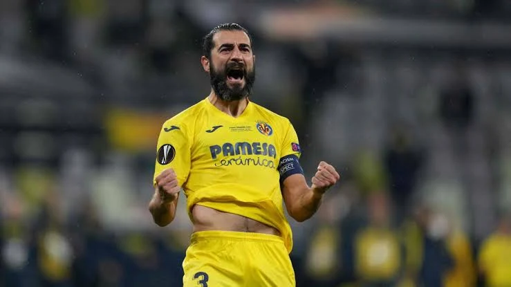 Villarreal Defender Raul Albiol Pens New Contract