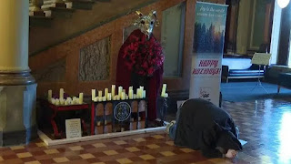 US man faces hate crime over damage to Satanic Temple display in Iowa