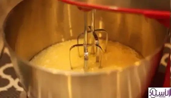 Whisk-butter-with-sugar
