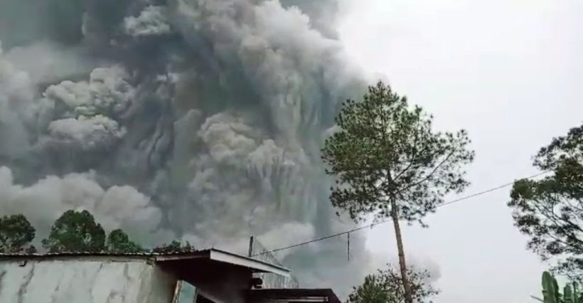 Erupsi Gunung Semeru Lumajang, 13 Orang Tewas, Puluhan Terluka, dan Ratusan Warga Mengungsi