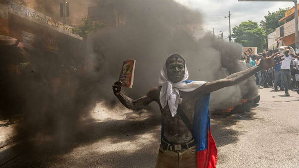Haití: miles de personas protestaron contra la inseguridad y los secuestros