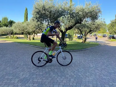 carbon road bike rental in assisi cycling umbria