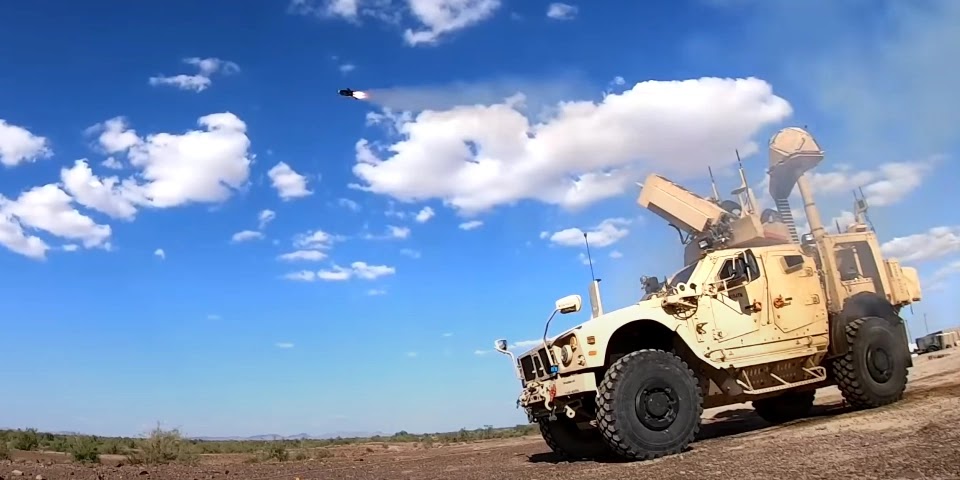 Raytheon показала роботу дронів-перехоплювачів Coyote