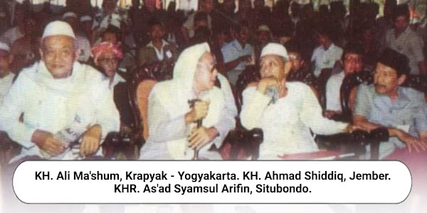 Kisah Berebut "Menolak" Kiai As'ad Syamsul Arifin & Kiai Mahrus Ali