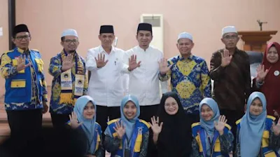 Wawako Solok Melepas 52 Jamaah Umroh ke Tanah Suci