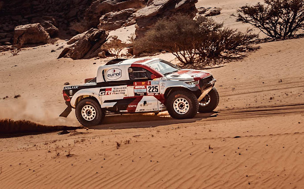 Hilux vence Rally Dakar; Audi RS Q e-tron impressiona pela performance