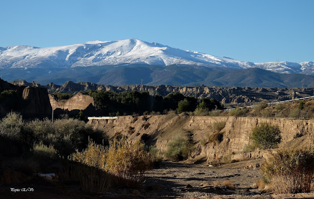 Guadix- Badlands- Rambla de Zaraguhit- Sierra Nevada- Vía del Tren