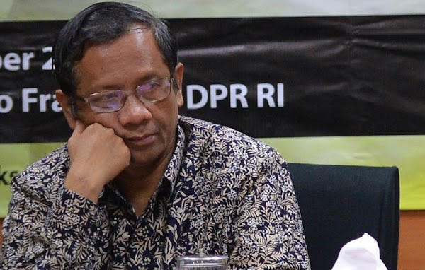 Terungkap! Mahfud Ternyata Kerap Tidak Diajak Rapat Dengan Jokowi, Rocky Gerung: Istana Itu Politik Keraton!