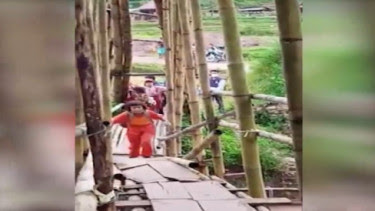 Viral Anak SD di Toraja Utara ke Sekolah Lewati Jembatan Nyaris Ambruk